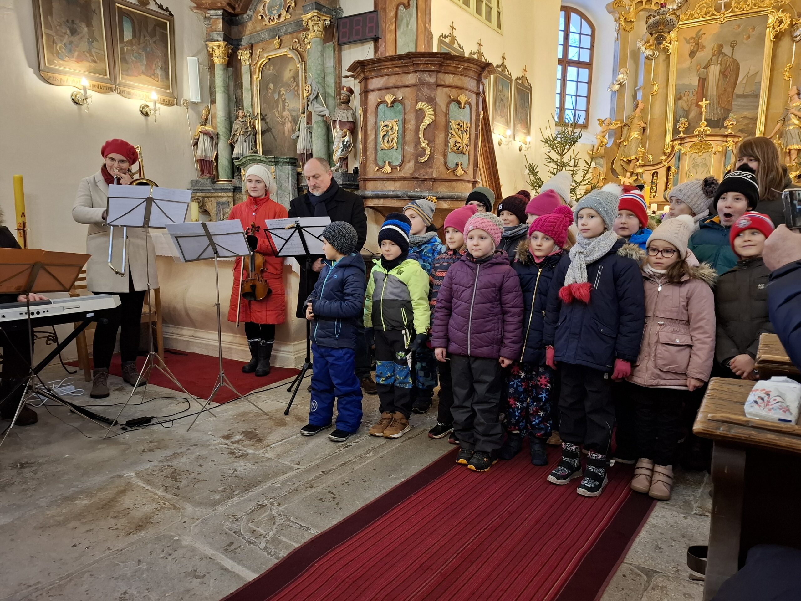 Adventní koncert žáků ZŠ a MŠ Častrov